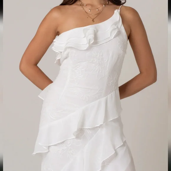 All About May• Lenora One-Shoulder White Ruffled Asymmetric Dress. Sz 6 - Picture 3 of 16